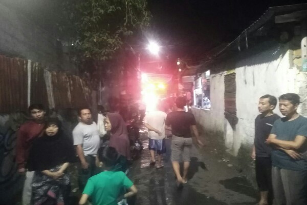 Tiga Rumah Kawasan Mampang Jakarta Ludes Dilalap Sijago Merah