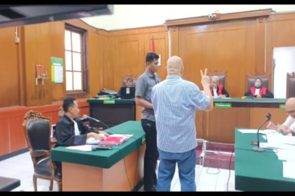 Saksi Willem Lumingkemas Umbas dalam Perkara Kerjasama Jual Beli Gula: “Hanya Cerita Pelapor”