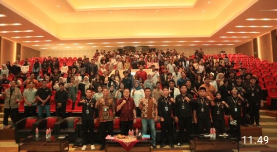 Dewan Perwakilan Mahasiswa Fakultas Hukum Untag Surabaya Gelar Seminar Membahas Hukum dan Peradilan Militer