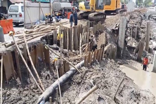Proyek Pembangunan Plengsengan Kali panjang Jiwo Tidak Terpampang Papan Proyek Dilokasi
