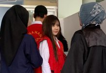Pengaruh Alkohol Kemudikan Mobil Terdakwa Erica Natasha Risakotta Tabrak Korbannya Hingga Meninggal Jalani Sidang Terdakwa Jalani Sidang Perdana di PN Surabaya